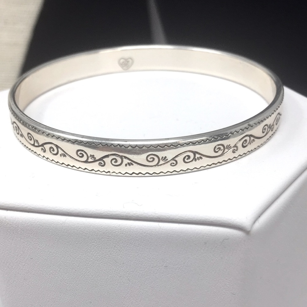 Brighton bracelet bangle w/scrollwork all around